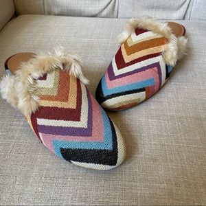 NWOT Universal Thread fur lined tapestry mules